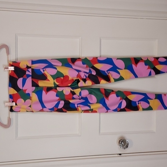 BEACH RIOT Piper Legging in Preppy Geo Floral - Picture 11 of 15